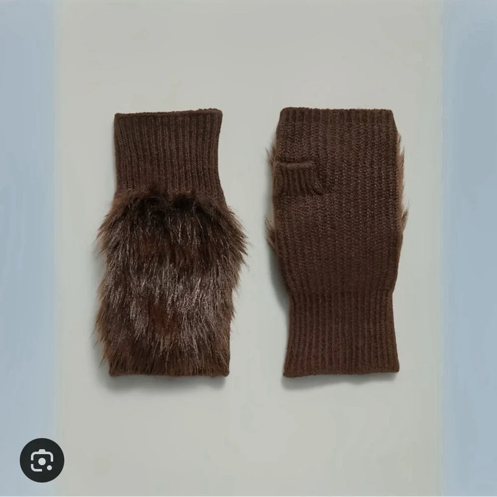 Old Navy Cozy Faux Fur Gloves Earmuffs Women's Lot 4 Winter Gift Set Soft Plush